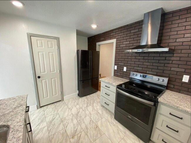 Photo - 1011 Walnut St