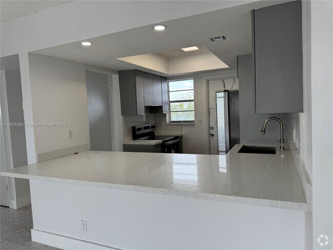 Building Photo - 1333 E Hallandale Beach Blvd Unit 444 Rental