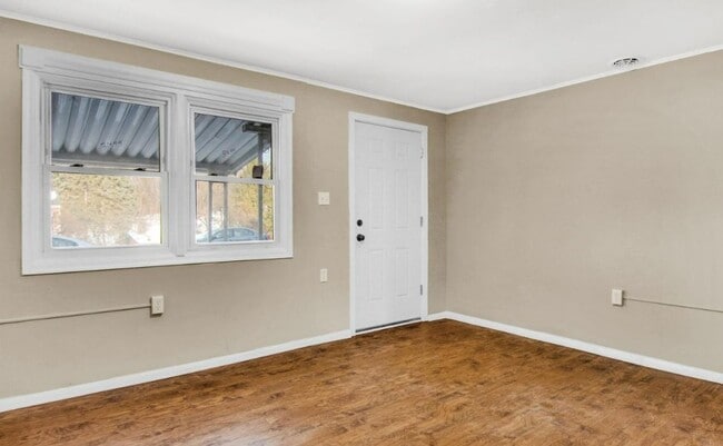 Building Photo - Coming Soon! Charming 2 Bedroom, 1 Bath Ho...