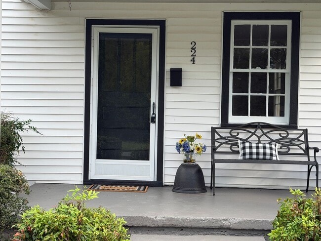 Photo - 224 Hylawn Ave