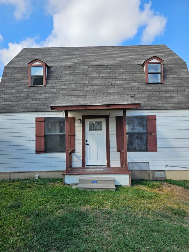 1104 Hickory St Unit E