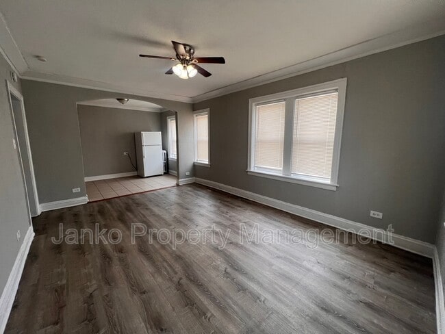 Photo - 9453 S Loomis St