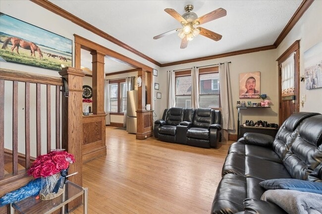 Photo - 362 Evans Ave