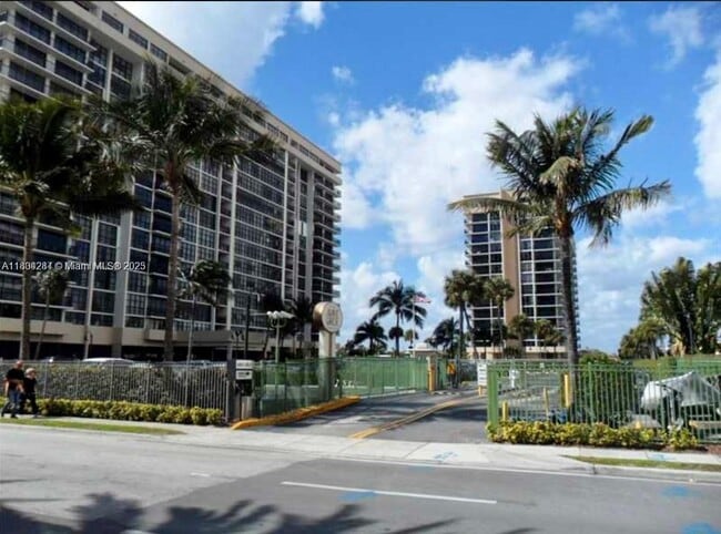Photo - 2017 S Ocean Dr Unit 807