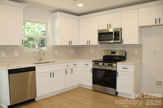 Photo - 562 W Park Ave