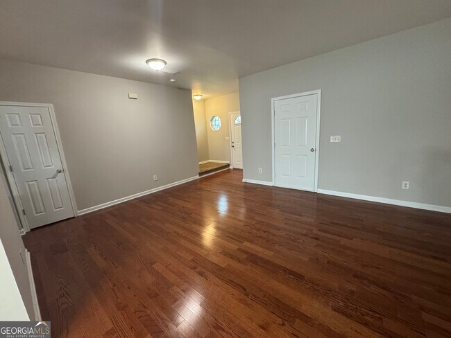 Photo - 262 Village Dr