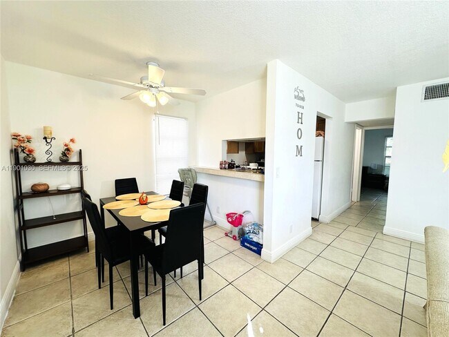 Photo - 3037 NW 118th Dr Unidad 122D