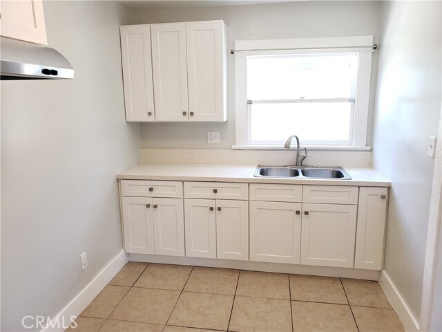 Photo - 543 Cerritos Ave