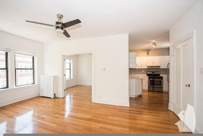 2 bedroom in Chicago IL 60657 - 2 bedroom in Chicago IL 60657 Condo Unit 22-1N