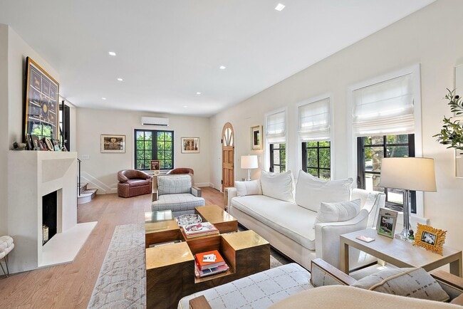 Photo - 3211 Washington Rd