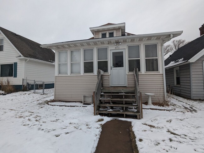 Building Photo - 3711 W 4th St