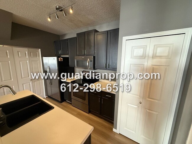 Photo - Woodbury Townhouse Available Now, Open Flo...