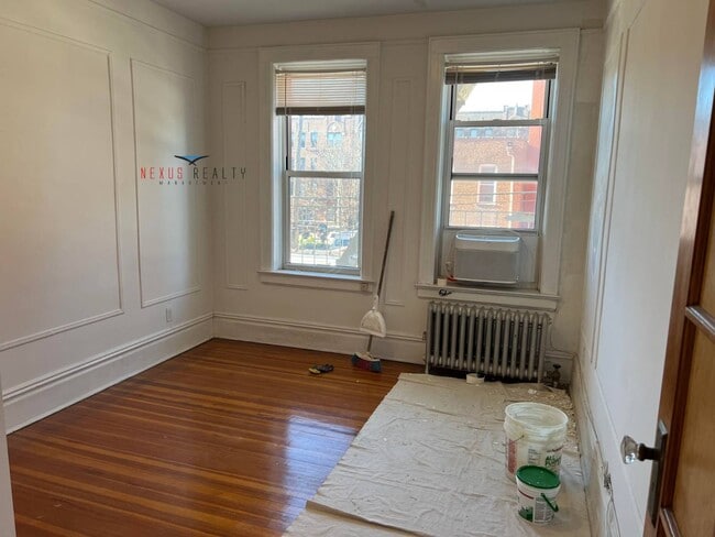 Building Photo - 25-66-66 42nd St