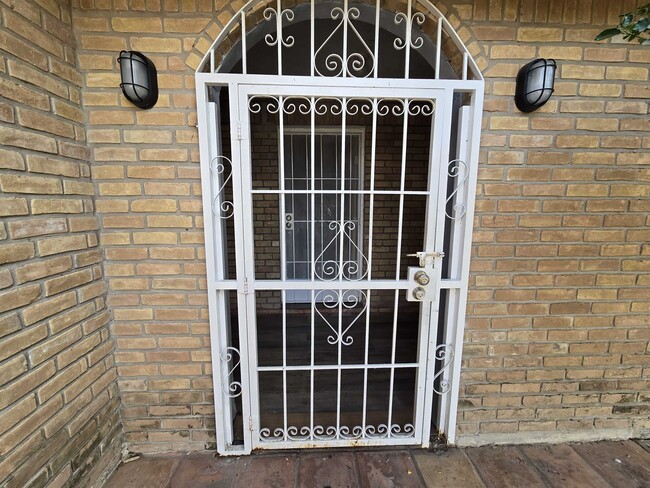 Photo - 221 Murcia Dr