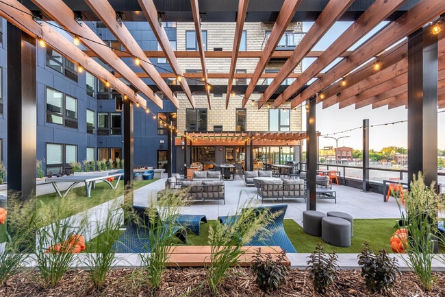 Pivot Apartments