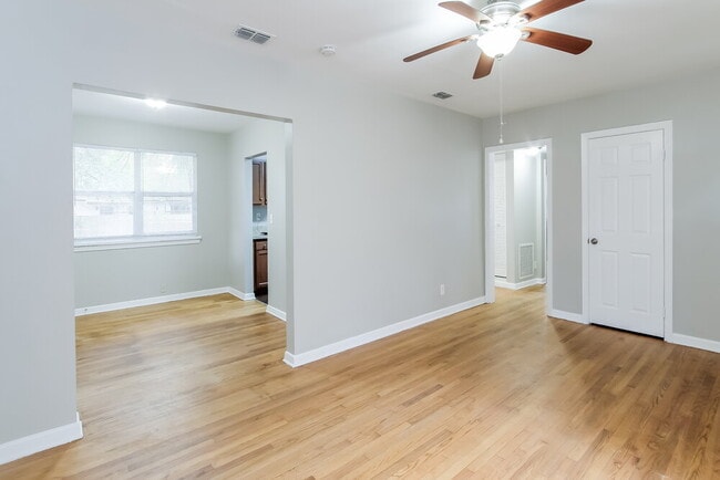 Photo - 6020 Woodside Dr