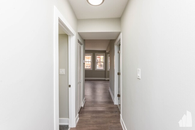 Photo - 2923 N Avers Ave Unit 1