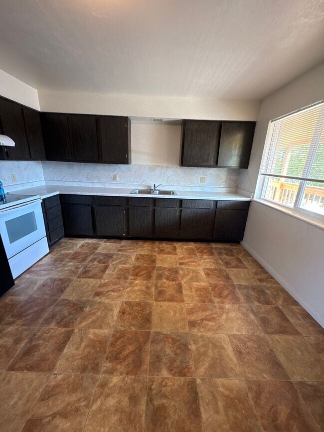 Photo - 47 W 600 N Unit 8