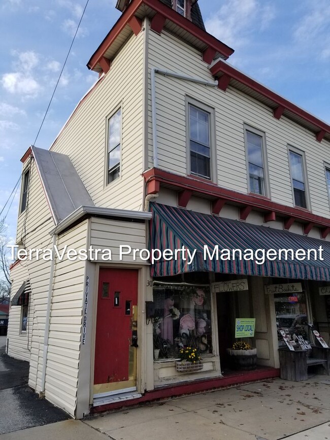 Building Photo - 30 S Main St Unit B Rental