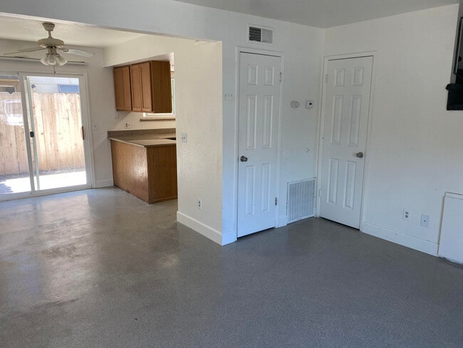 Photo - 1933 Shadowbrook Dr Unit 1933 C