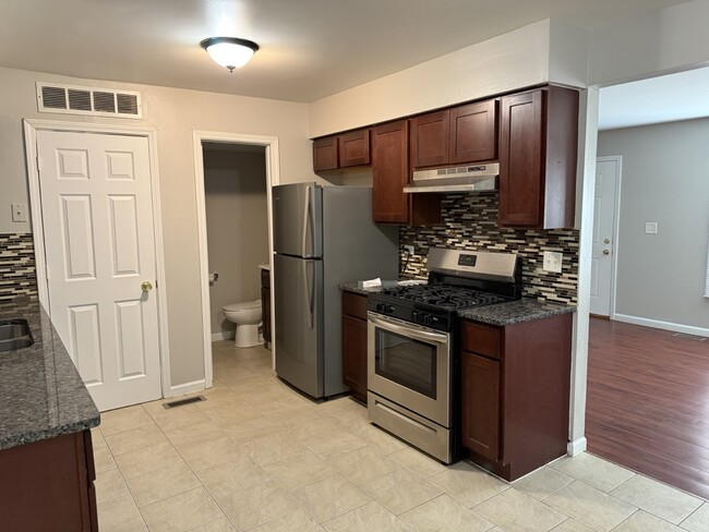 Building Photo - 7607 Bristol Ln Unit C Rental