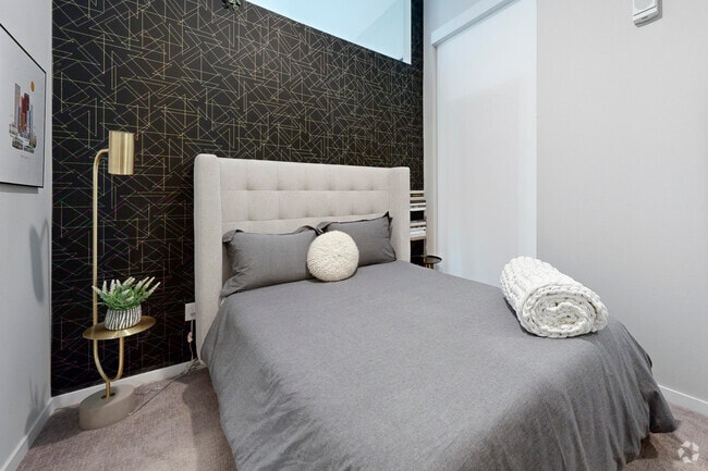 Studio - 552SF