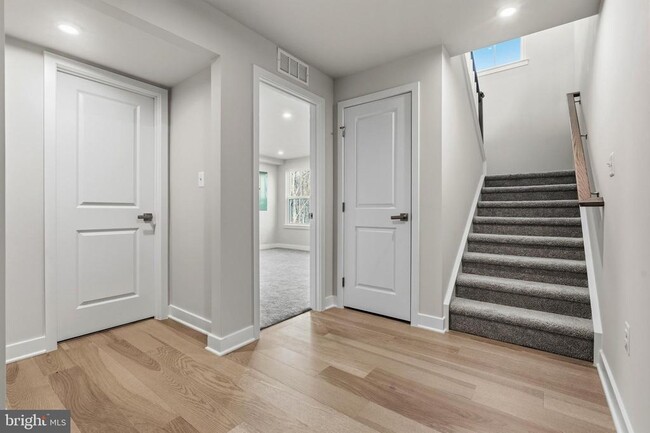 Photo - 9399 Edenderry Dr