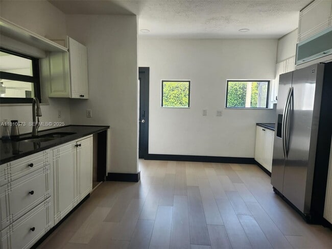 Photo - 241 Palmetto Dr