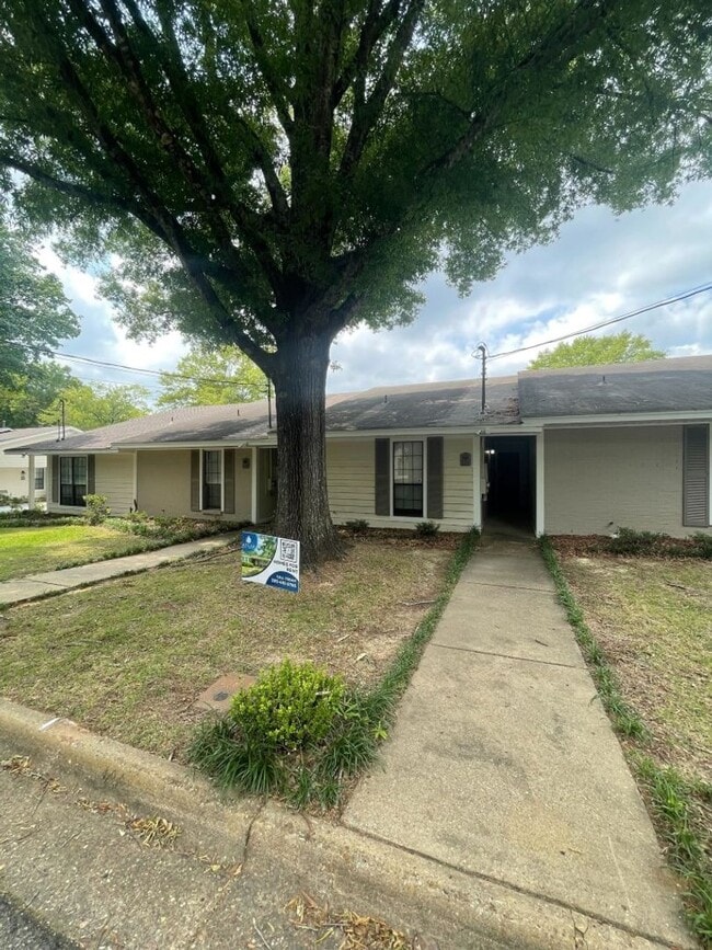 Photo - 121 Cedar Ct