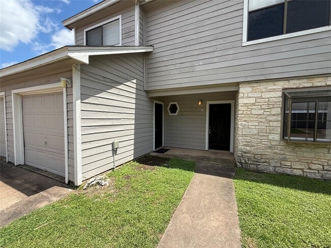 Building Photo - 12314 Abney Dr