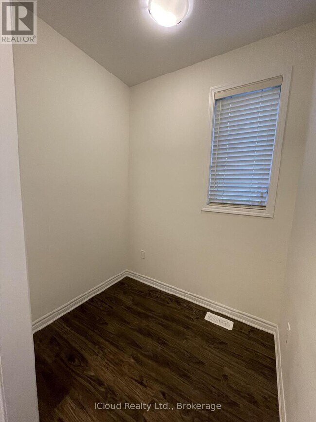 Photo - 1360 Sycamore Garden