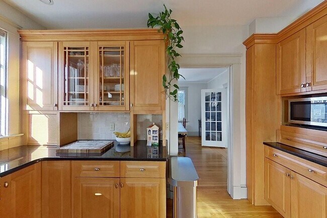 Photo - 27 Cranston Ave
