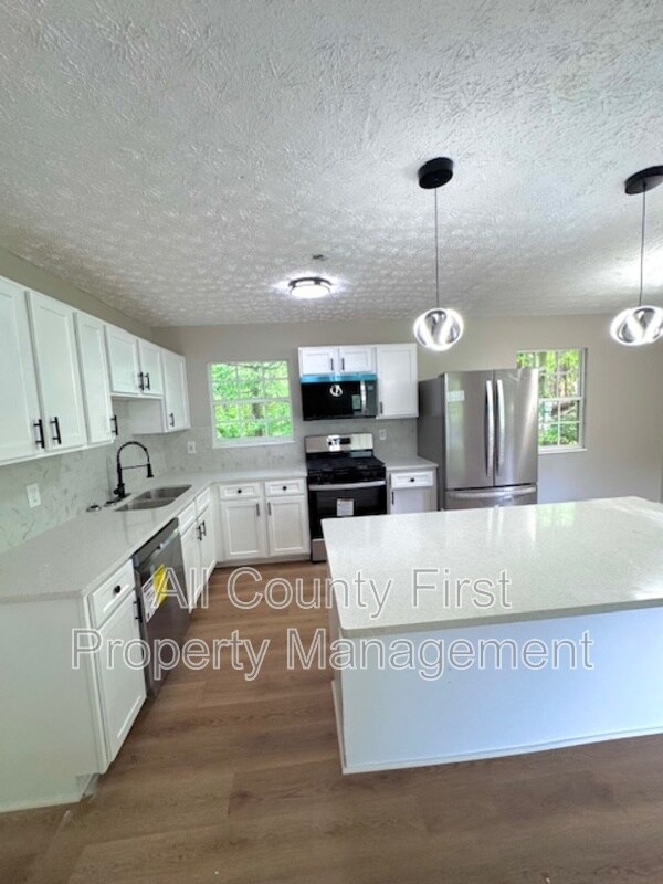 Photo - 801 Plainville Terrace SW