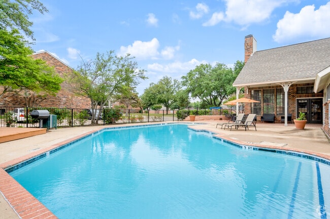 Building Photo - Cambridge Village Rental
