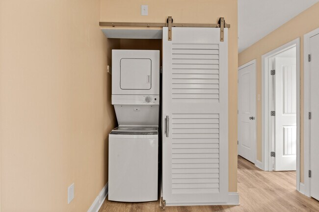 Photo - Seymour Apartments