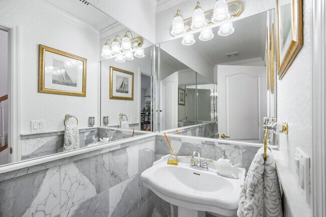 Photo - Waterfront Luxury Living Awaits!