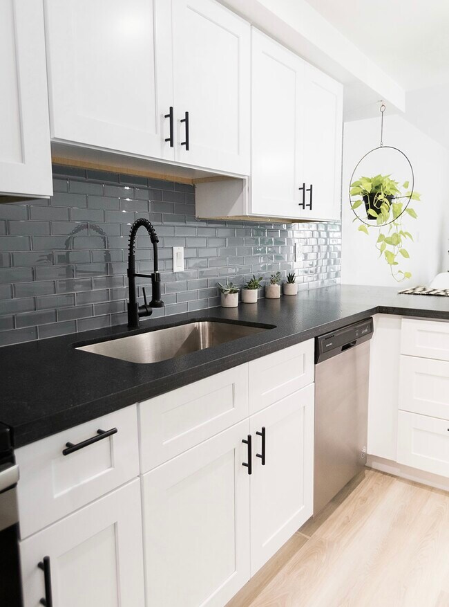 Modern Open Kitchen - The Sophia