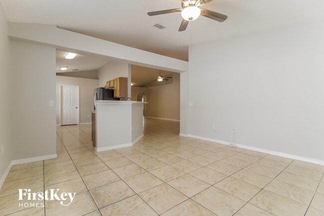 Photo - 253 McKay Blvd