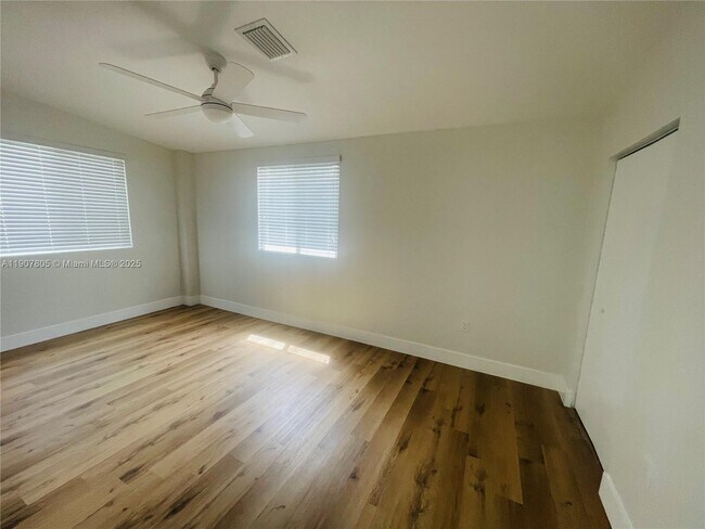 Photo - 1145 NW 25th St