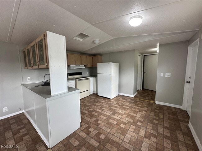 Photo - 7945 Hart Dr