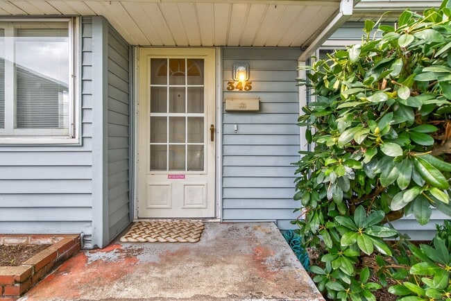 Photo - NW Gresham Single Family Home - Bonus Room and Driveway!
