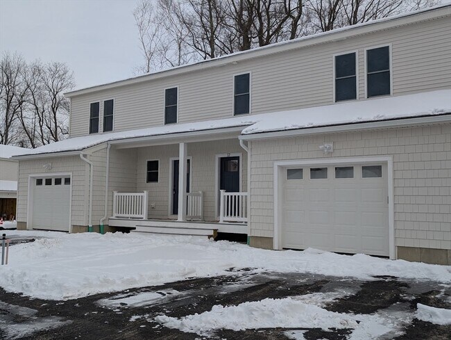 Photo - 778 S Main St