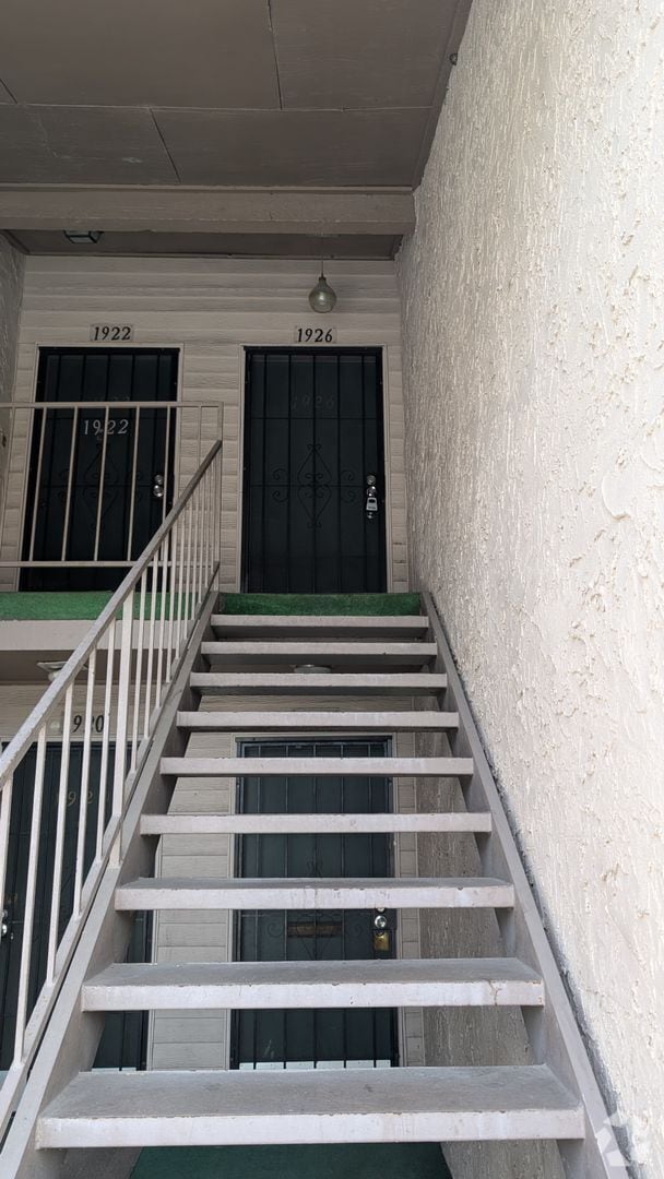 Building Photo - Spacious one bedroom near The Mall of Mill... Rental