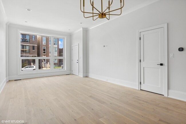 Photo - 2426 W Augusta Blvd Unit 1