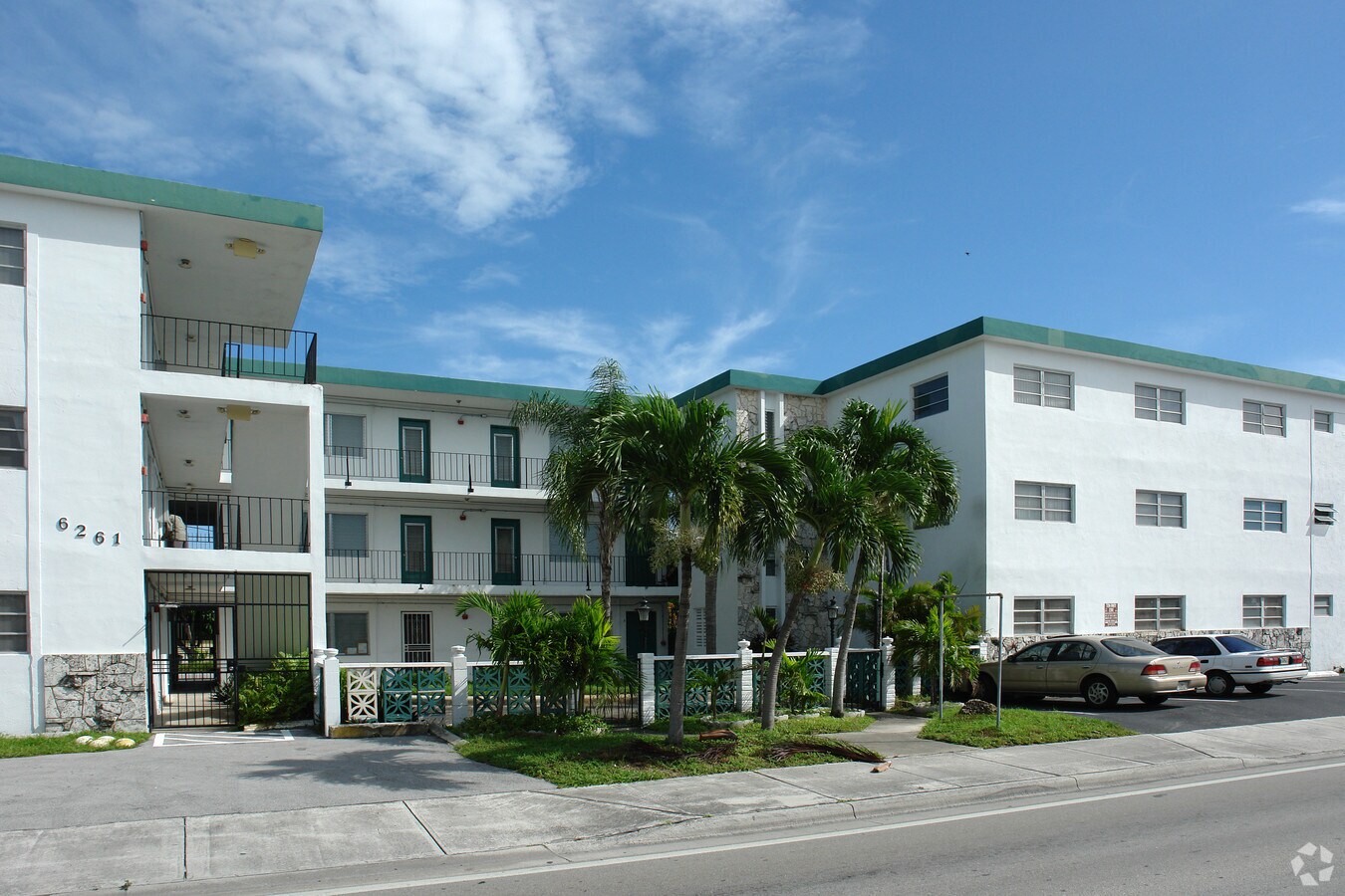 Kendor Apartments - Kendor Apartments