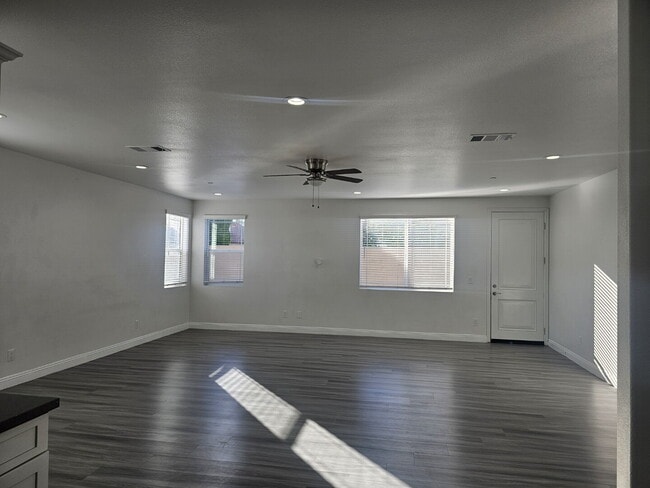 Photo - Must see - Won't last!  Spacious home with large back yard. Unidad U1