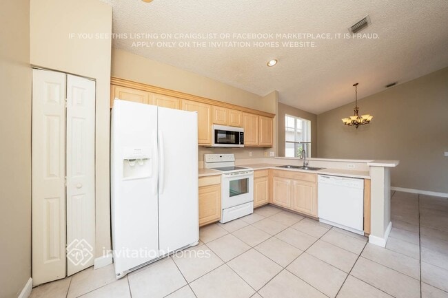 Photo - 9496 Lago Dr