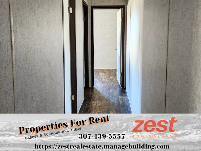 Photo - 1661 Scenic St