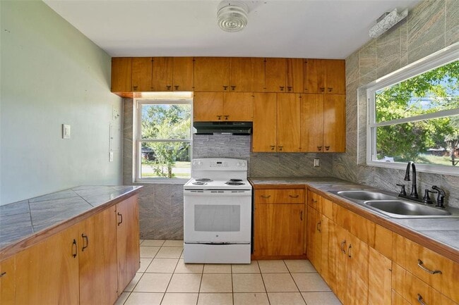 Photo - 7195 65th St N