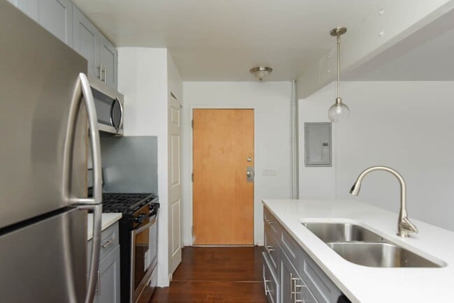 Photo - 7319 N Rogers Ave Unit 201